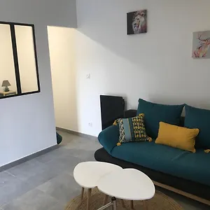 Superbe Entièrement Refait A Neuf Appartement