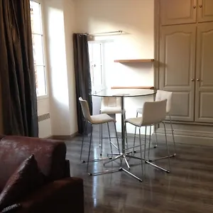 De La Halle. Apartment